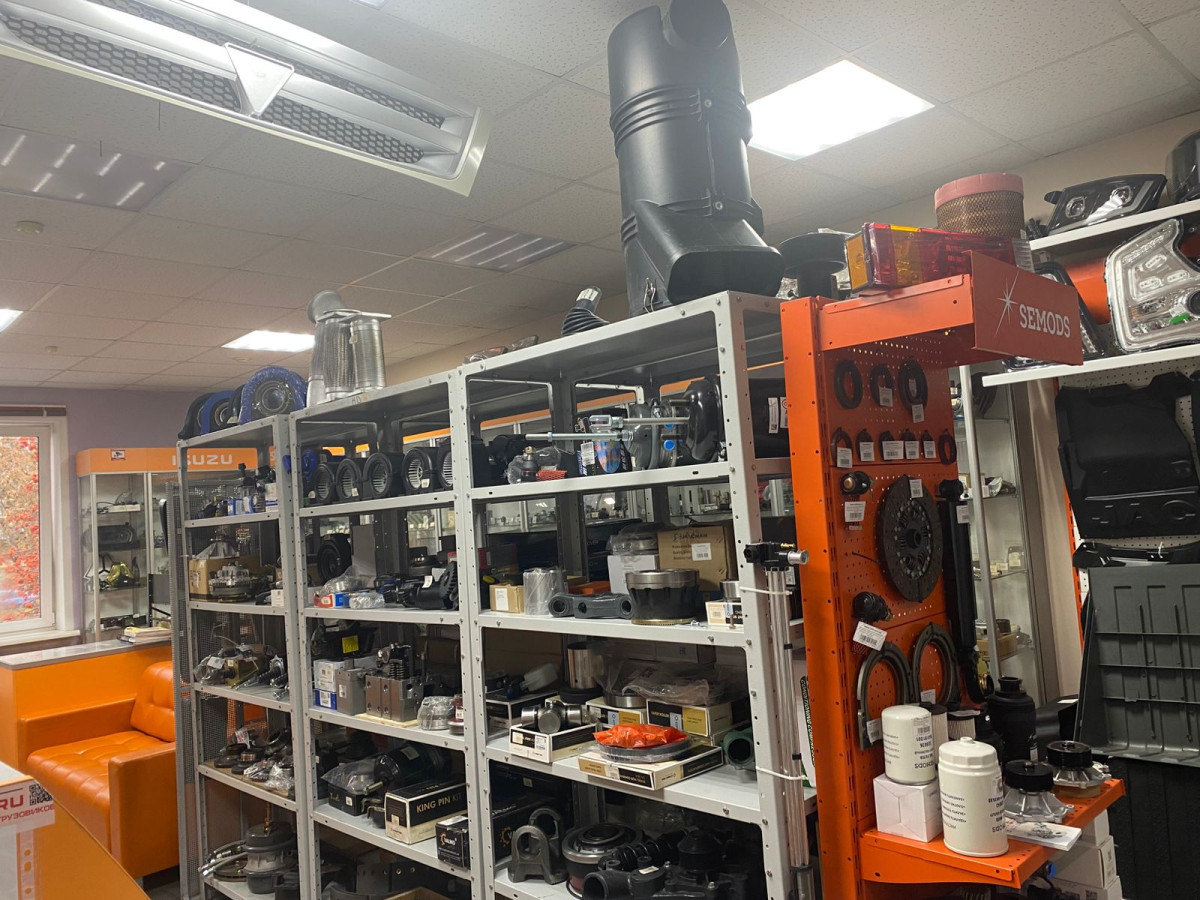 Запчасти для китайских грузовиков, тягачей и самосвалов