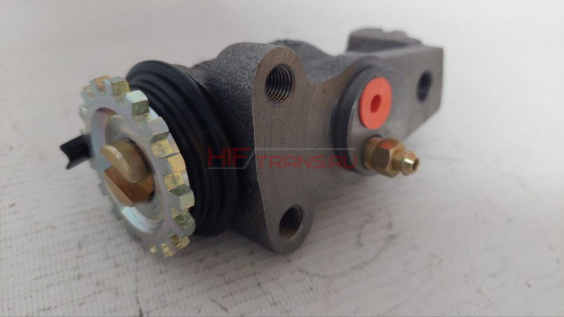 Цилиндр тормозной передний левый HYUNDAI HD72,78 (с прокачкой) 5812045201 11F0972 TCIC