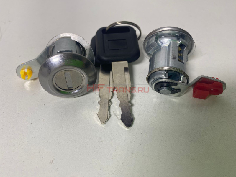 Личинка замка двери ISUZU NQR71,75,55 LH RH (к-т) 8970956852