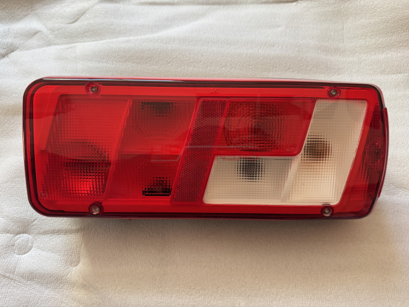 Фонарь A0035448003 задний правый MB Actros MP4 (для Китайца)