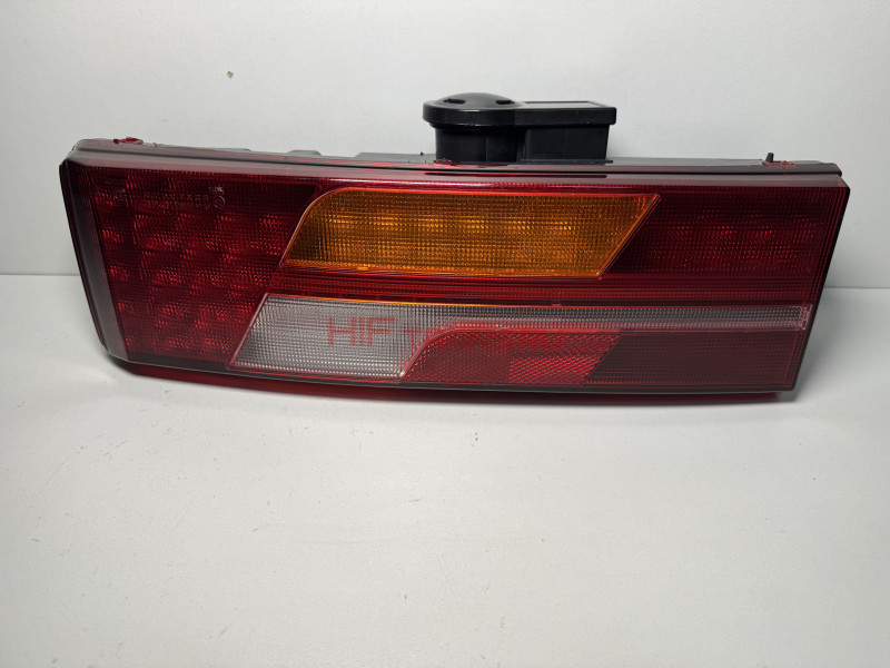 Фонарь задний правый LED X6000