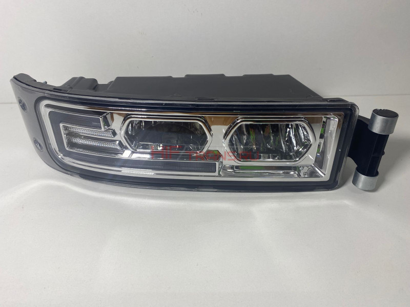 Фара ПТФ правая LED SITRAK C7H,HOWO T5G,MAN 811W253206004 OEM