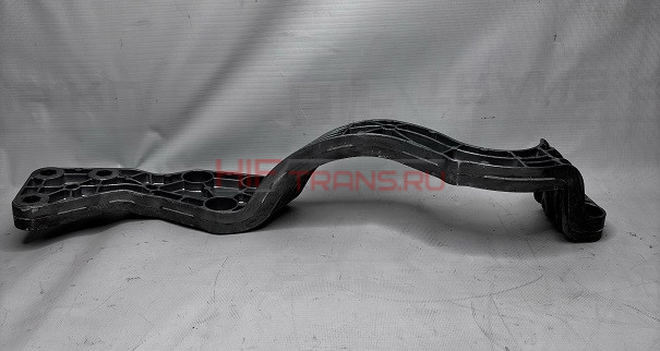 Кронштейн 8406161C6200 DONGFENG GX соединительный левой ступени первого уровня OEM